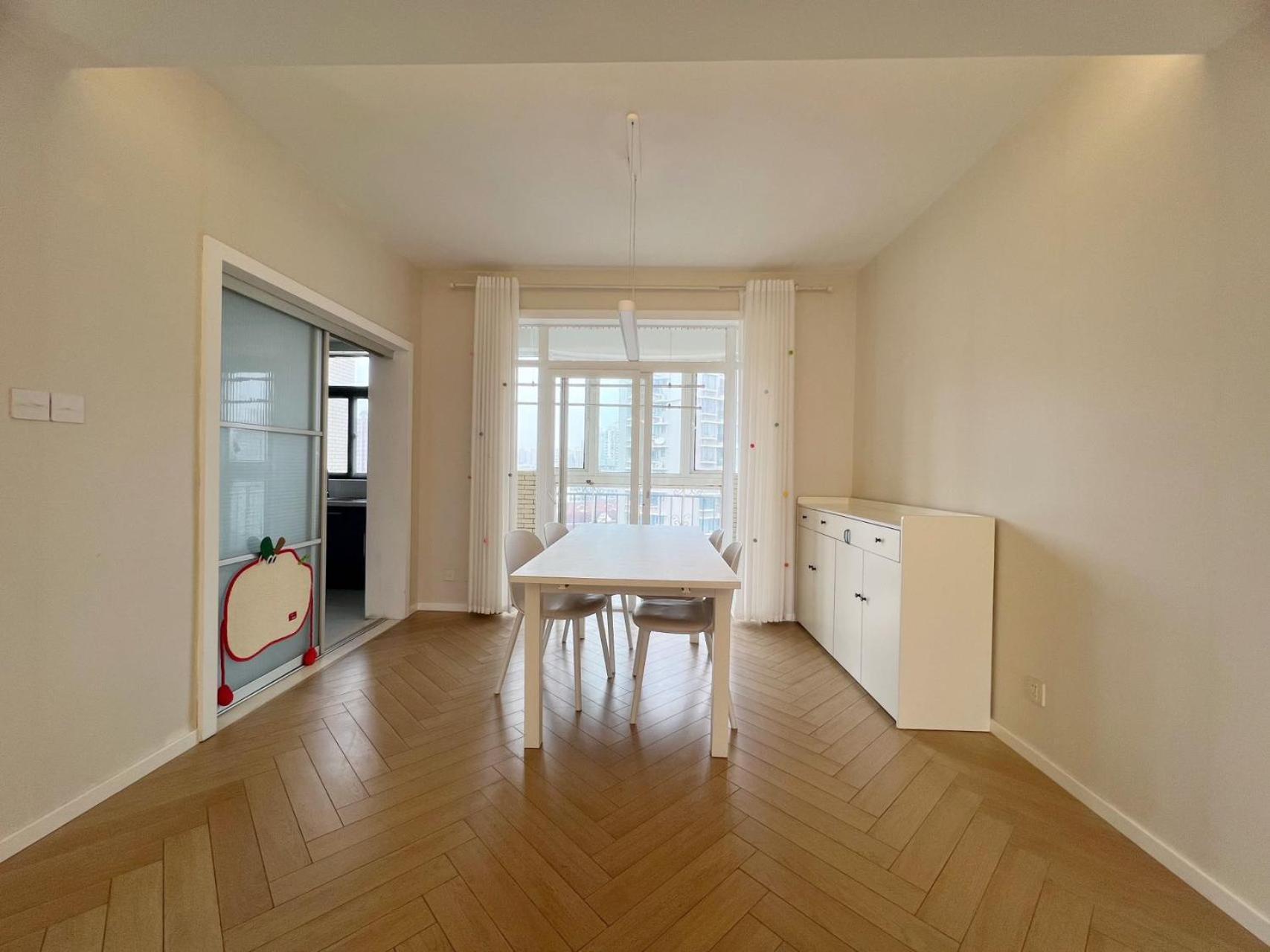 Eastern Hub - Jing'an Temple Branch Heating High Area Landscape Room, Fourth Bedroom, Front And Rear Double Balconies, Near The Subway Nanjing West Road Apartment